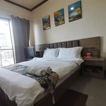 Aparthotel Passion Makati Makati City Esterno foto