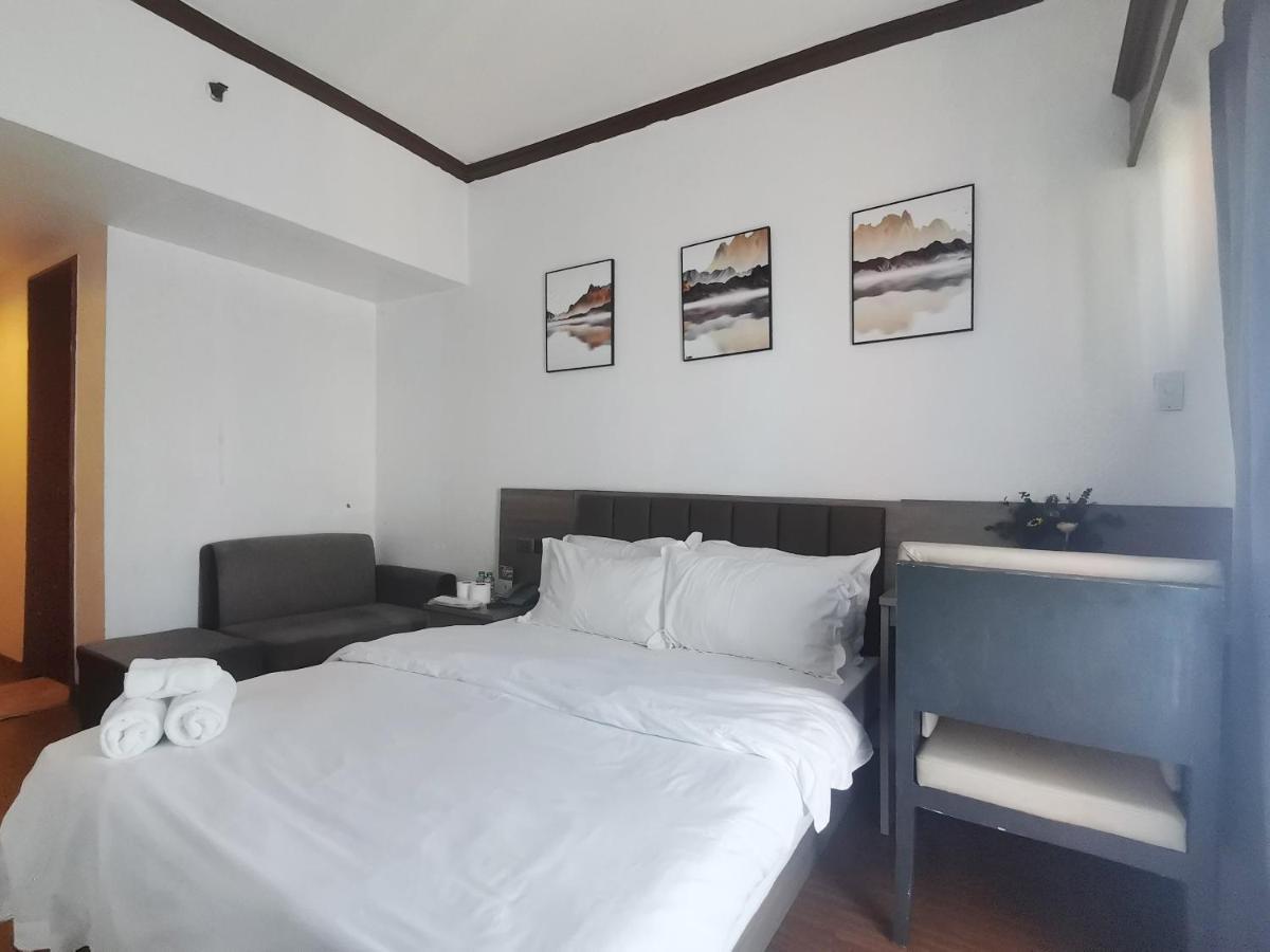 Aparthotel Passion Makati Makati City Esterno foto